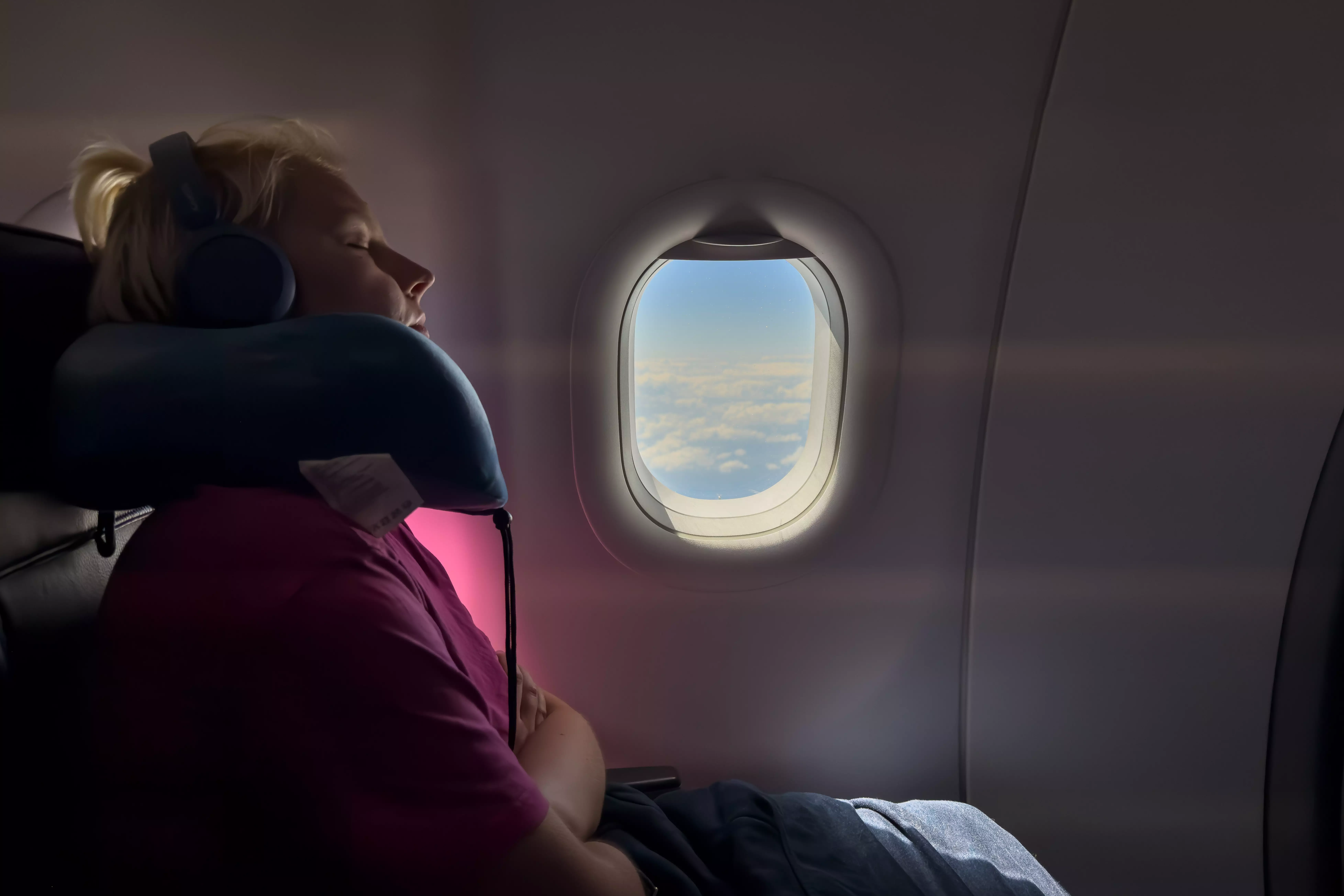 O companie aeriană de renume a lansat o inovație surprinzătoare care promite un somn mai confortabil în avion: „Este genial”